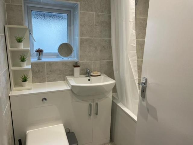 2 Bedroom Serviced Apartment London Luaran gambar